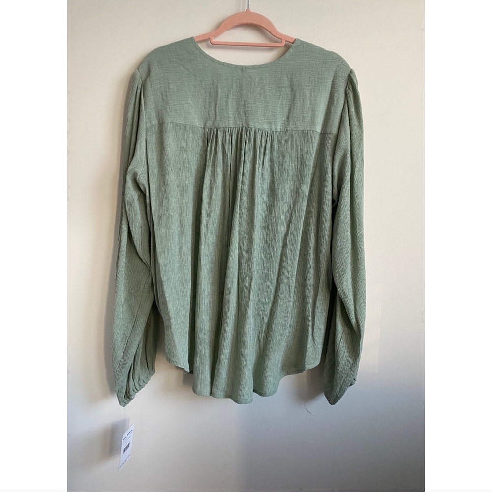 💕NWT Free People Check On It Wrap Top Green - Picture 5 of 9